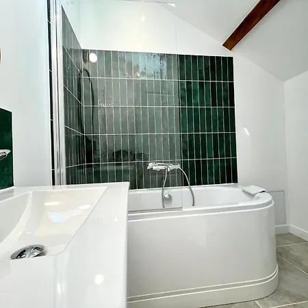 Vila Rosa65 - Piscine Exterieure - Salle De Sport - Sauna Prive